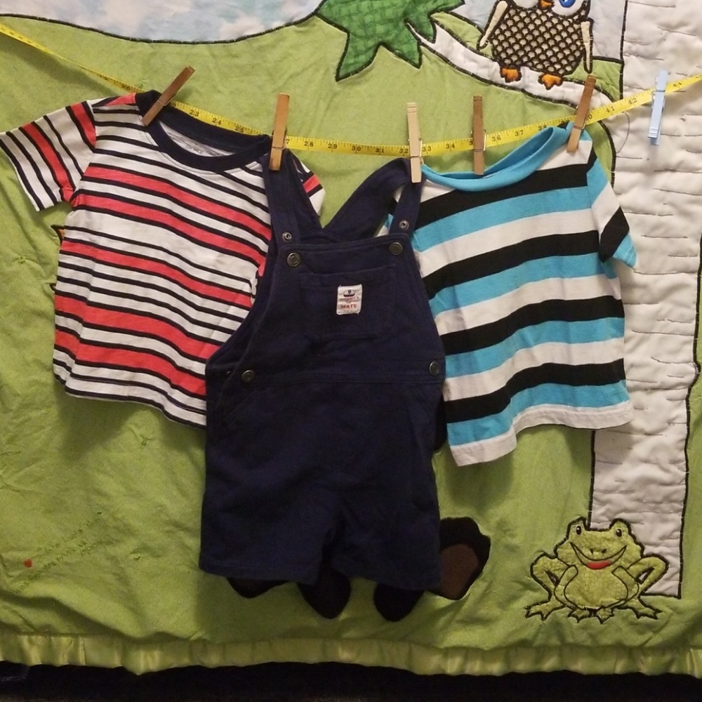 18m short overall and 2 Tshirts Carters and Circo